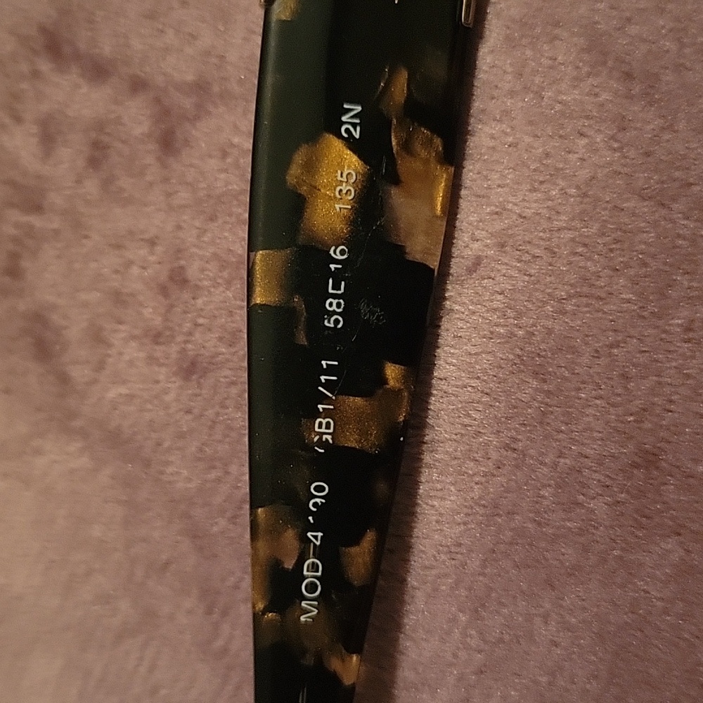 Versace authentic sunglasses. - Picture 6 of 8